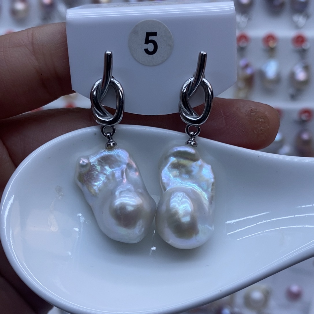 未镶嵌颈饰淡水珍珠