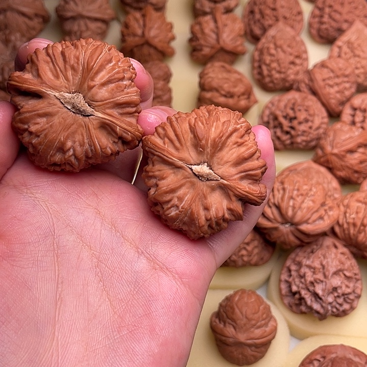 J***n文玩核桃把件三角白45