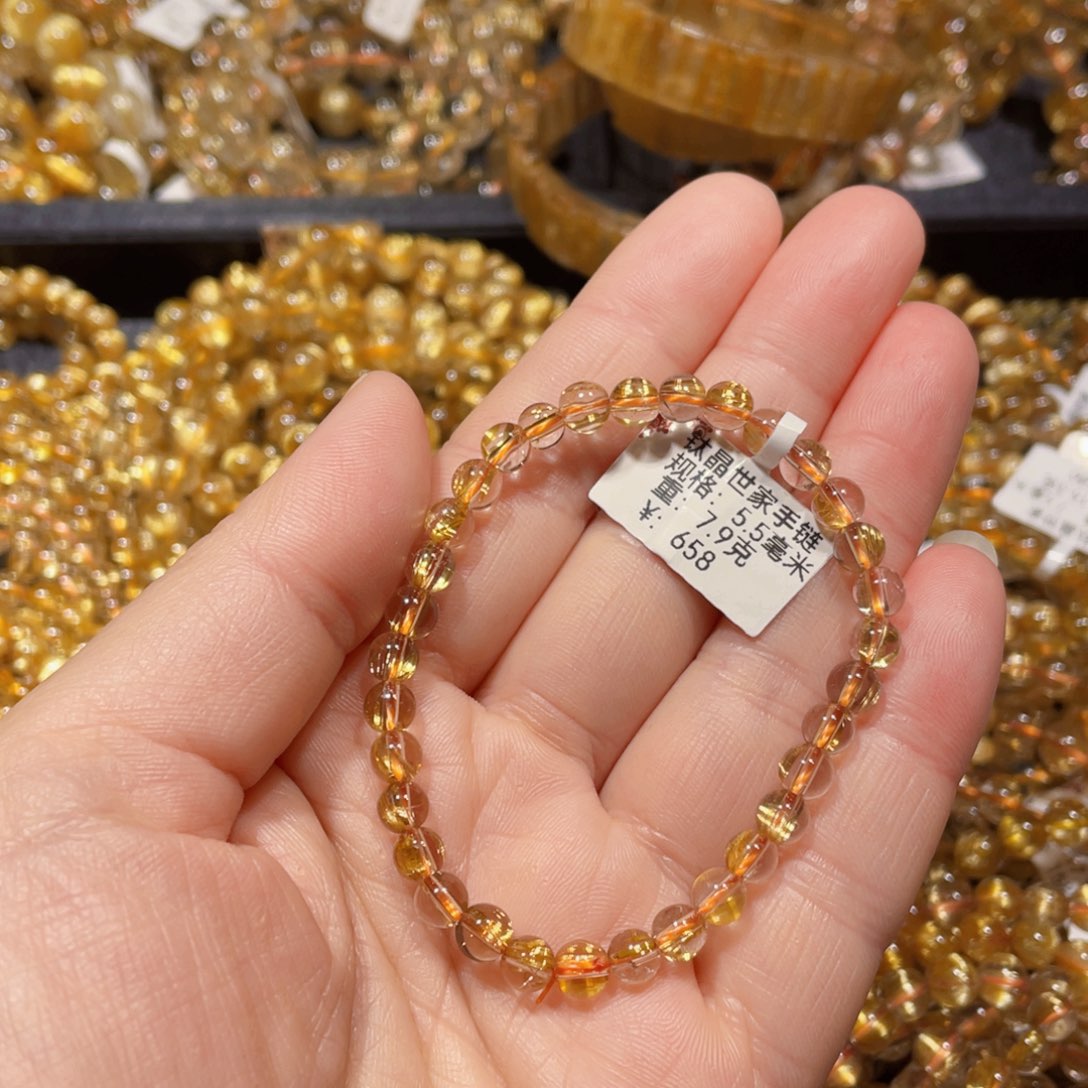 水晶手链未镶嵌偷***?天然水晶手链