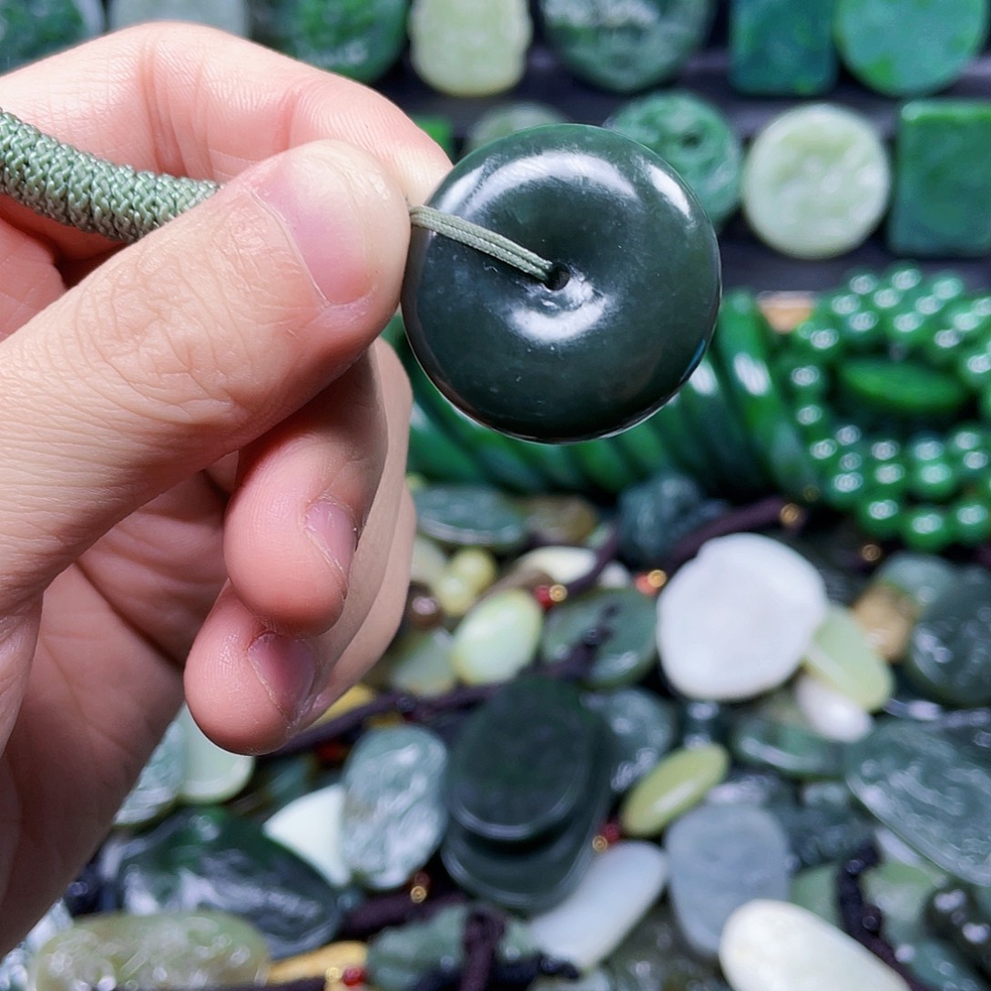 和田玉未镶嵌珠宝奇石