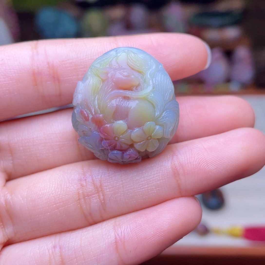 玛瑙/玉髓珠宝半成品未镶嵌?****盐源玛瑙蓝色炫彩九尾吊坠