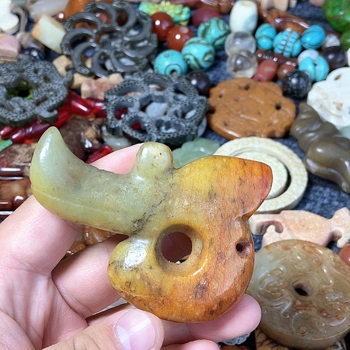 和田玉未镶嵌颈饰34