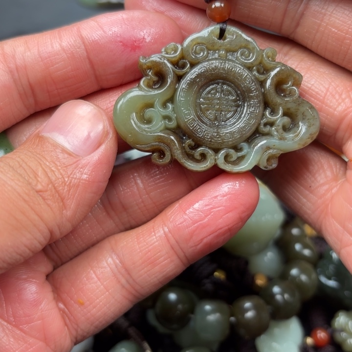 和田玉吊坠未镶嵌