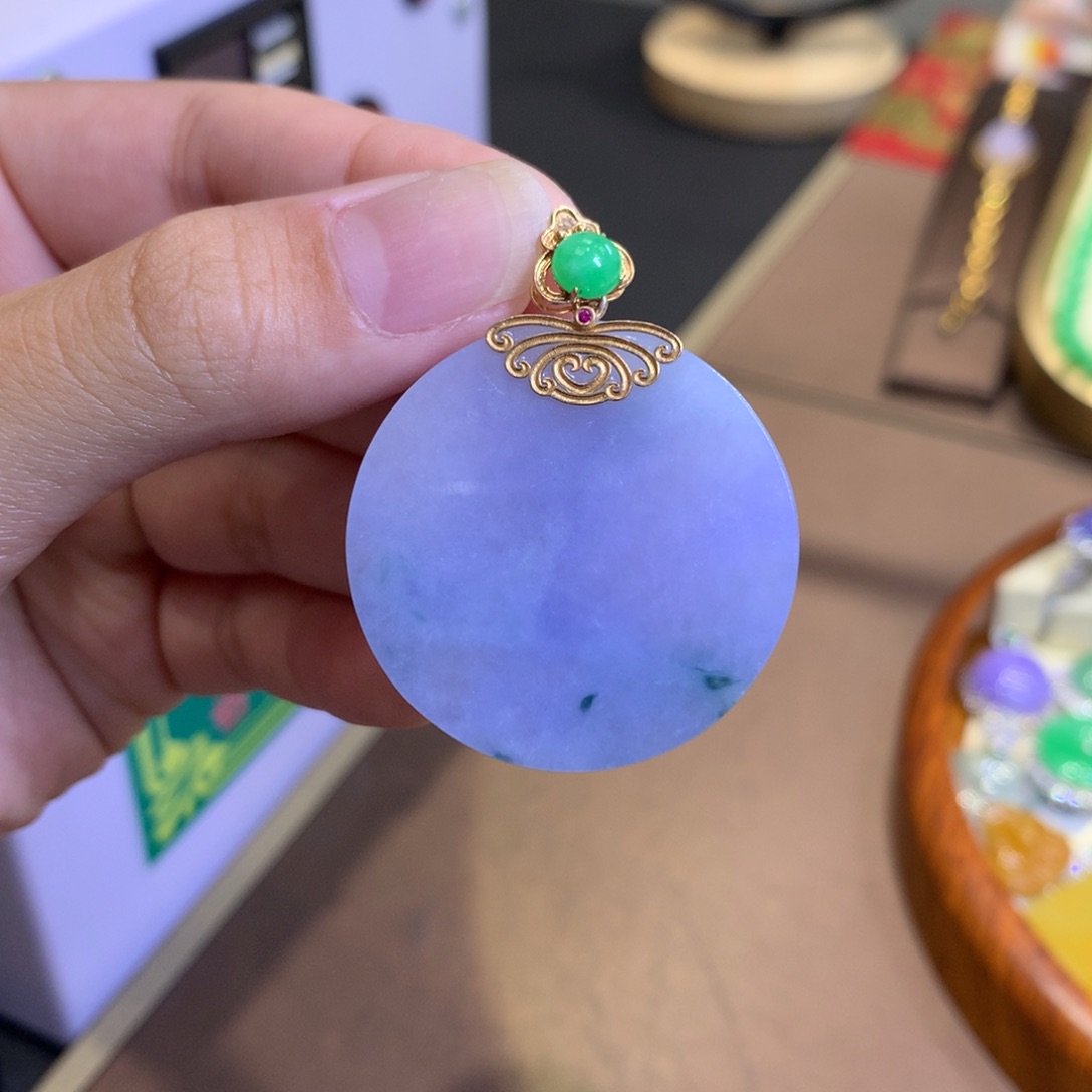 翡翠18K金镶嵌颈饰翡翠