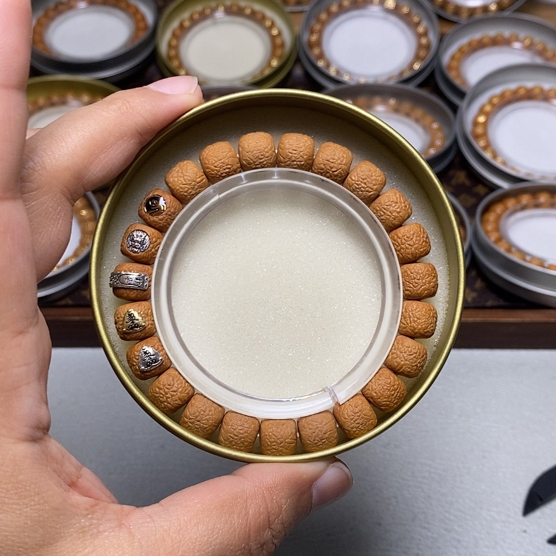 猴头核桃手串60号五标高配蛇鳞满天星10左右