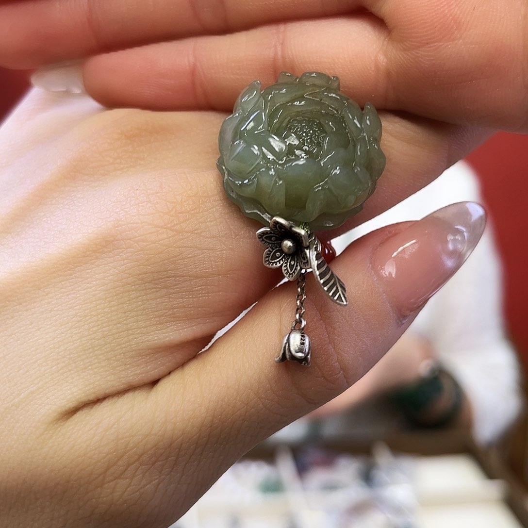和田玉（糖玉）手链未镶嵌牡丹