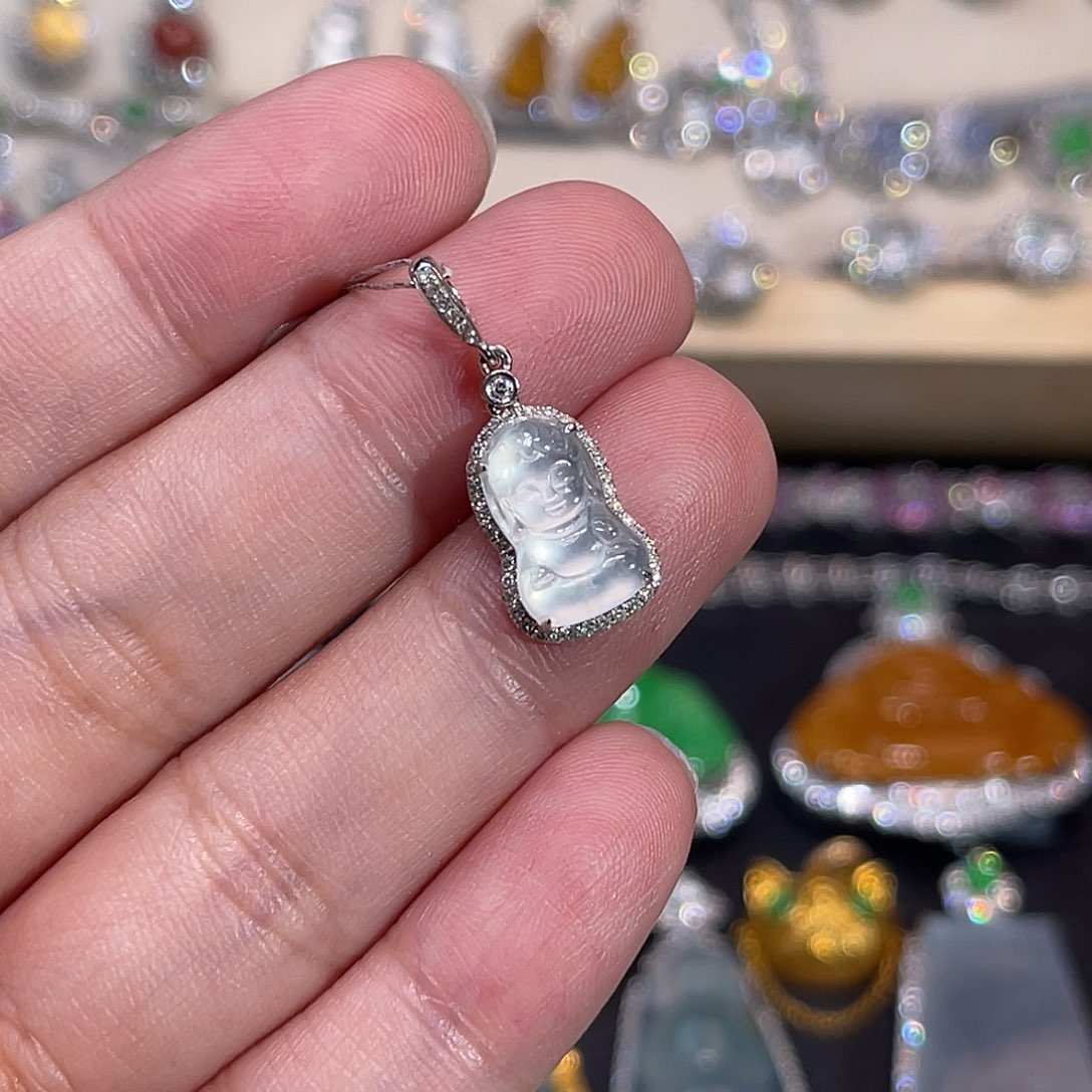 颈饰18K金镶嵌翡翠宝宝佛