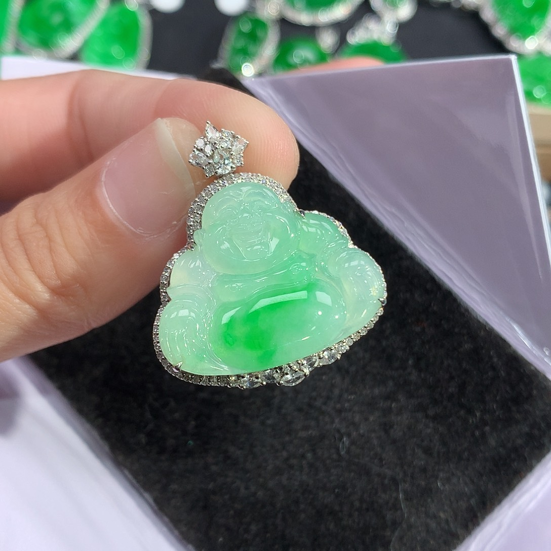 翡翠吊坠(赠链)18K金镶嵌