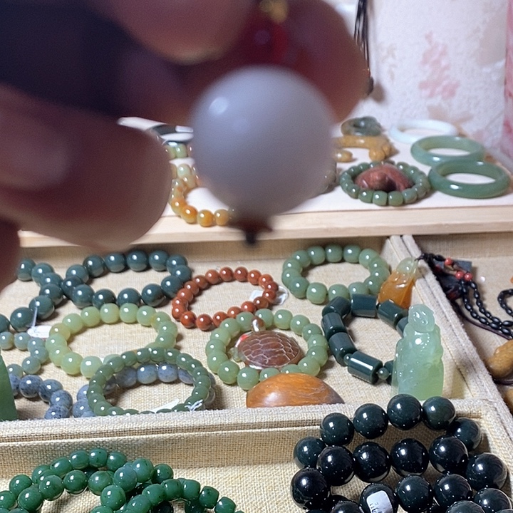 蛇纹石玉合金颈饰