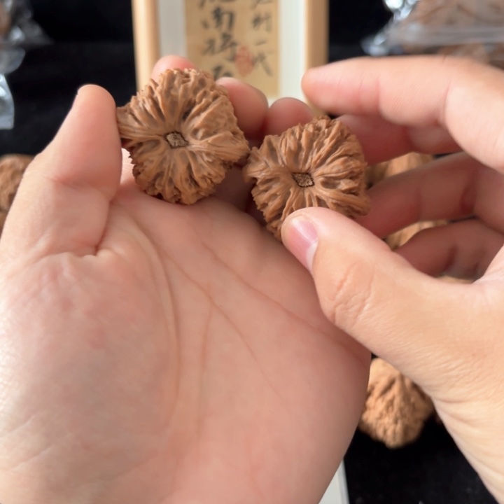 文玩核桃吊坠Y***g南将