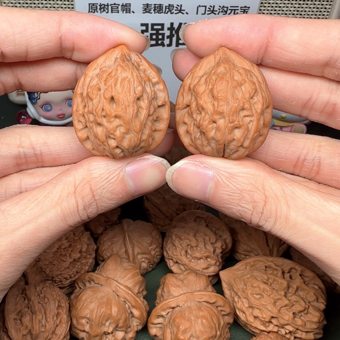 文玩核桃吊坠一**人J野生鸡心31+