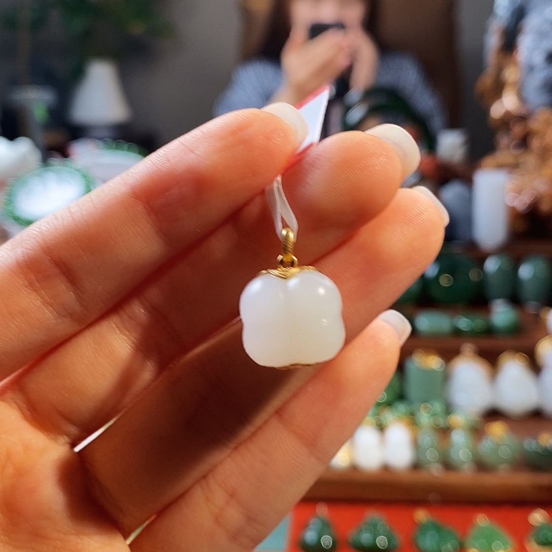 吊坠(不含链)18K金镶嵌和田玉T