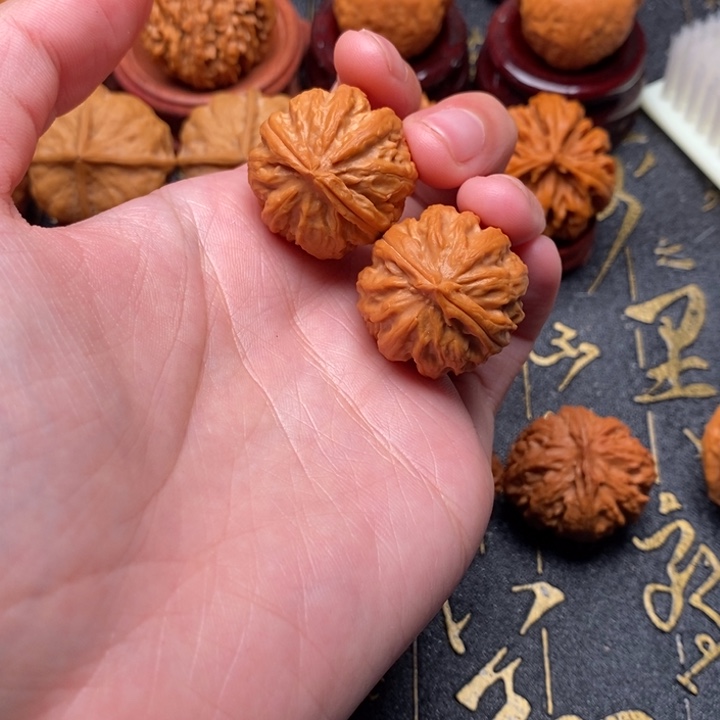 大***飞文玩核桃吊坠西瓜球