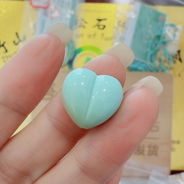 用***6绿松石未镶嵌珠宝奇石