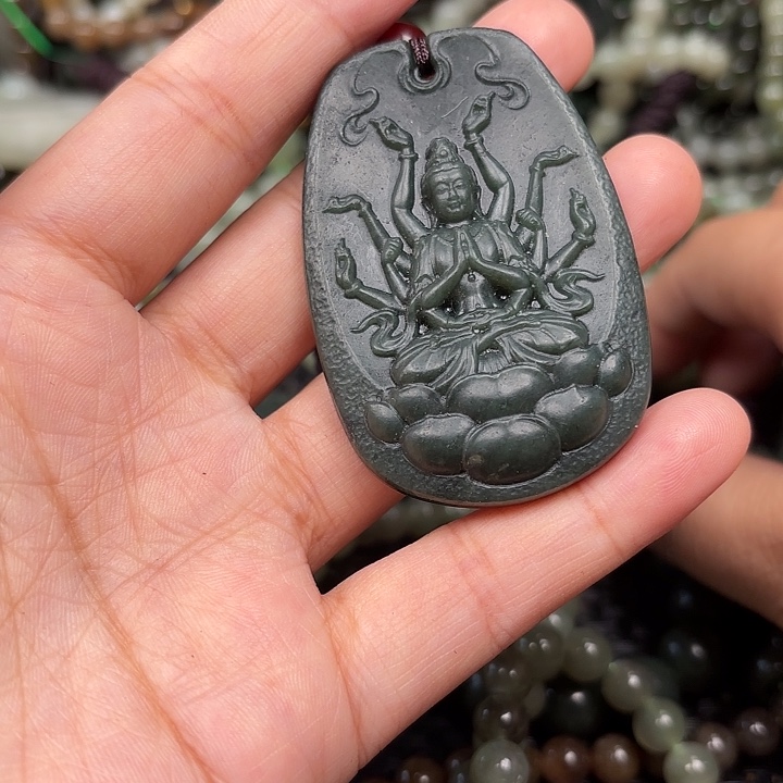 颈饰未镶嵌和田玉