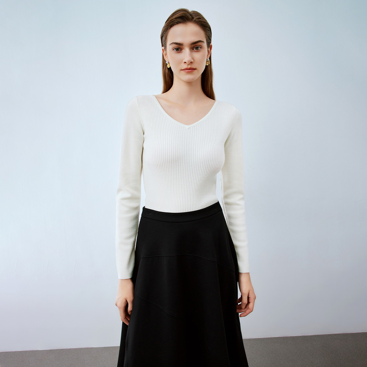 【籽言专属】蝴蝶造型v领针织衫女秋款2024百搭设计感薄款套头衫