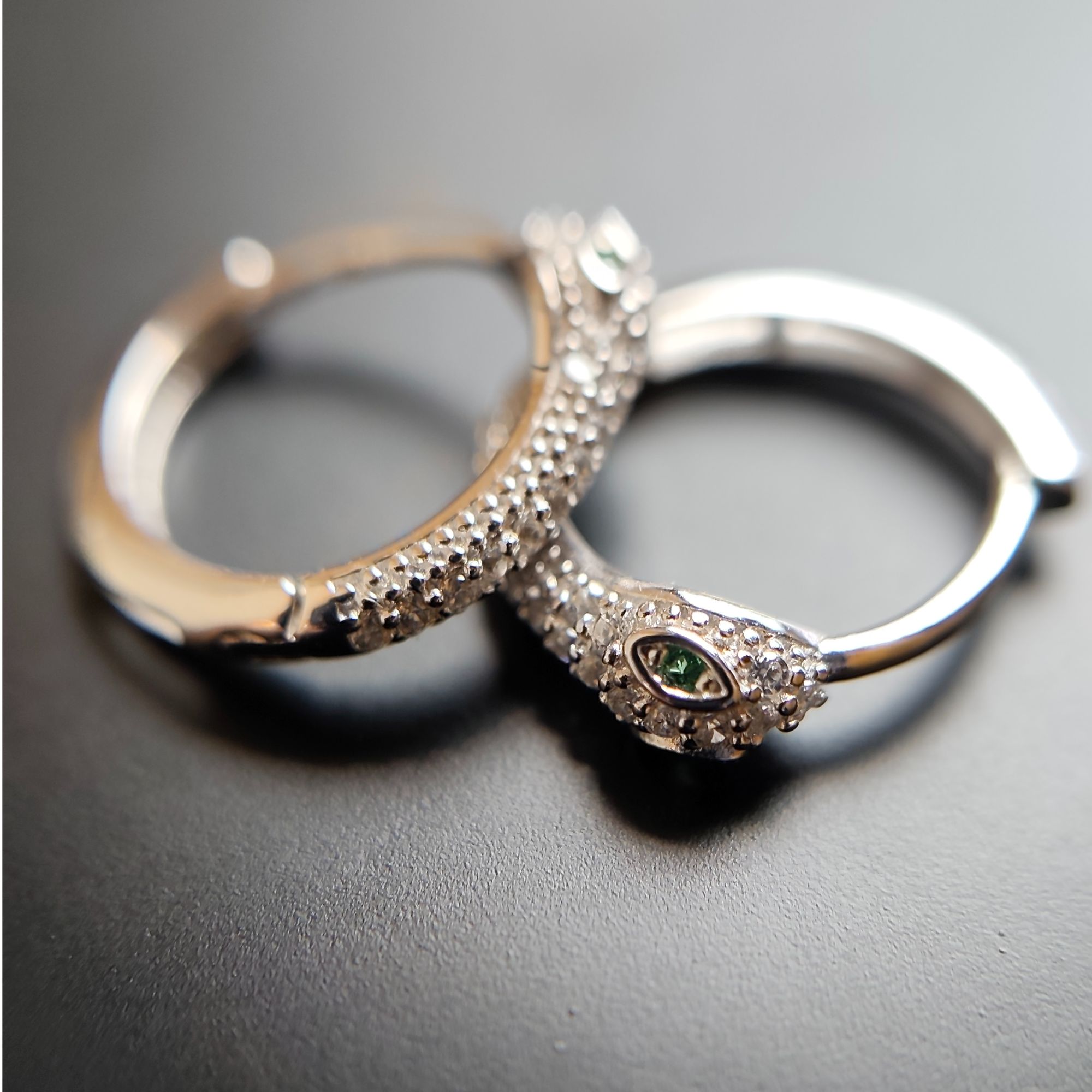 925银耳饰 影响力S925银灵蛇绕耳冷淡风高级轻奢耳环