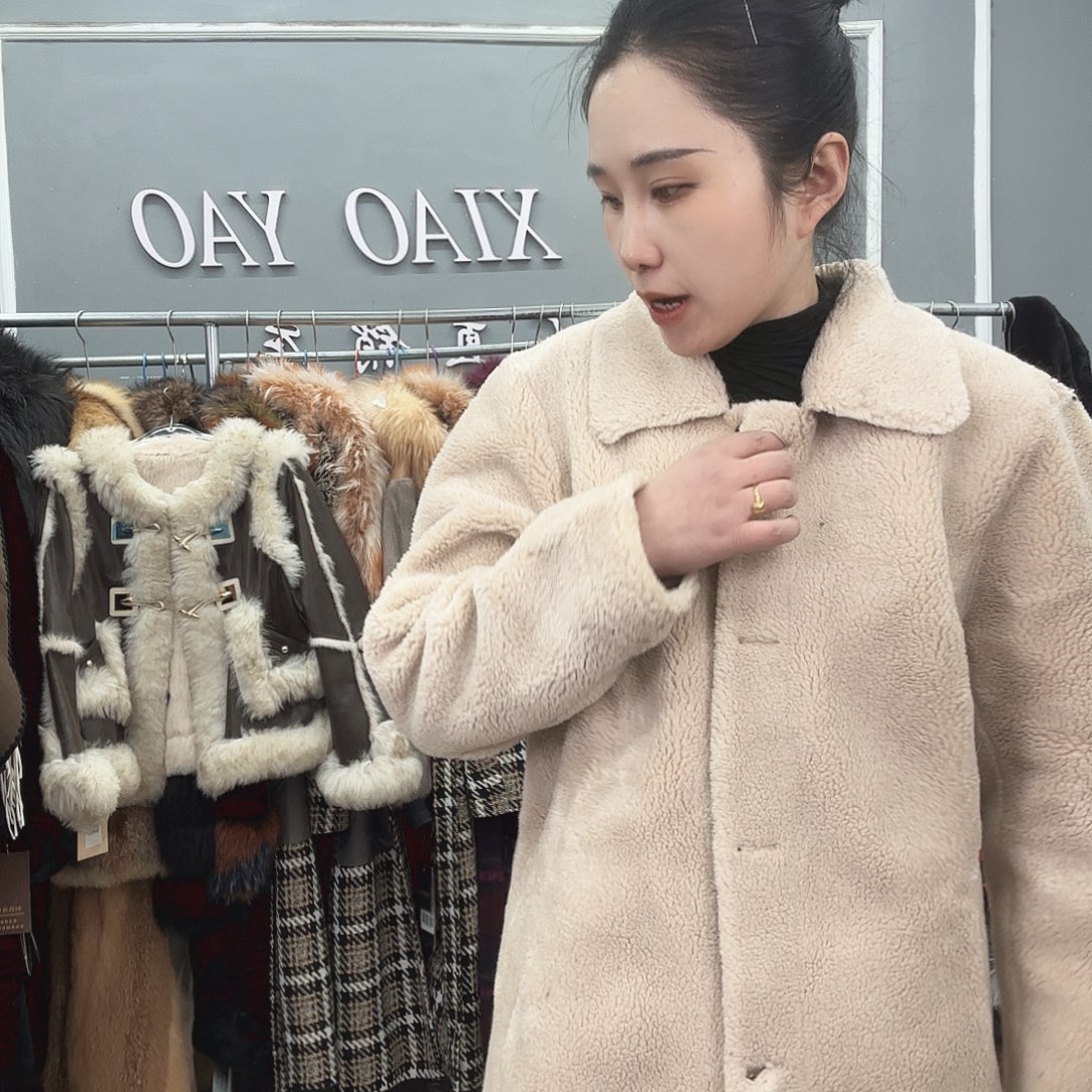 抱***跑姚小妖家高端皮草