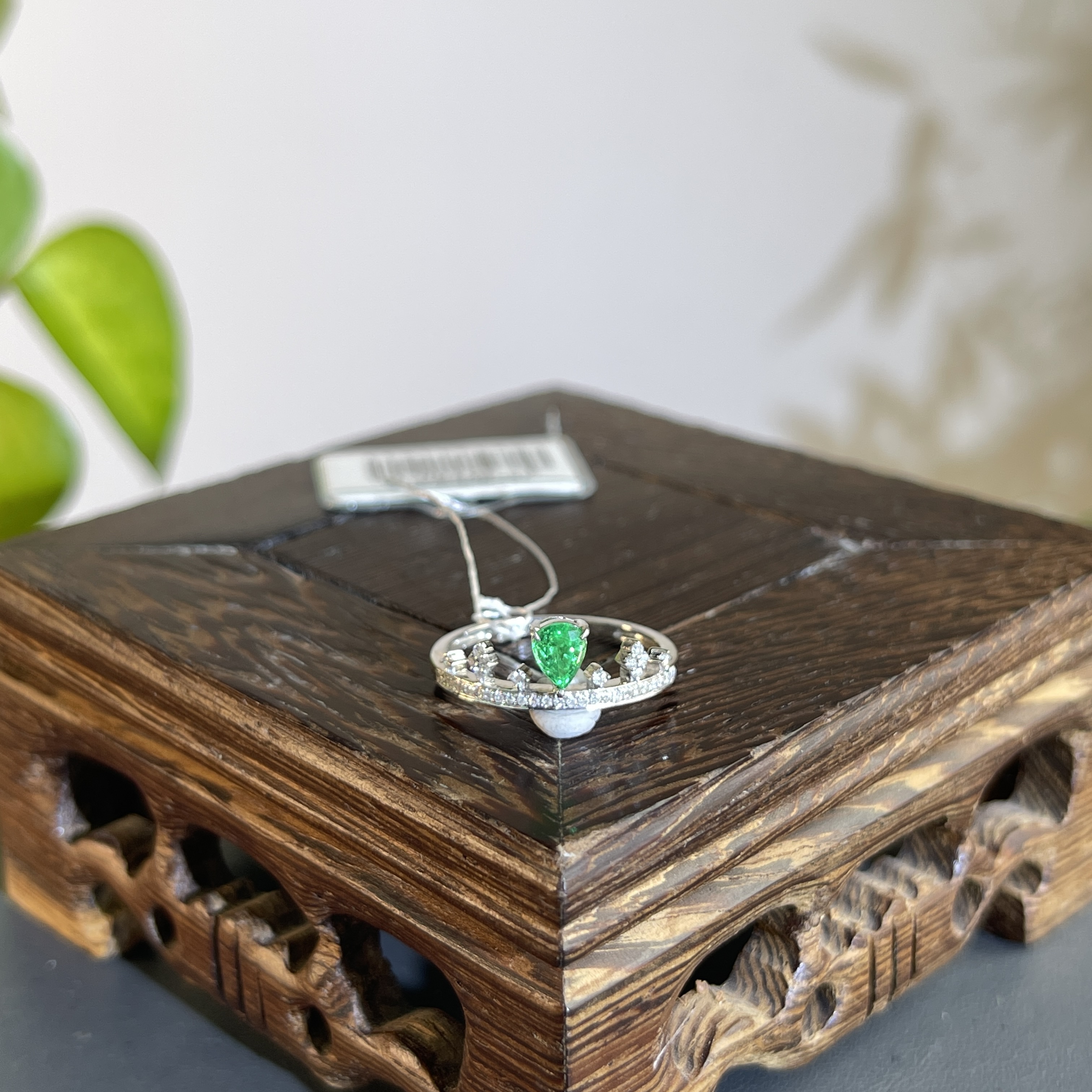 JCB08-131  18K镶嵌祖母绿戒指14#