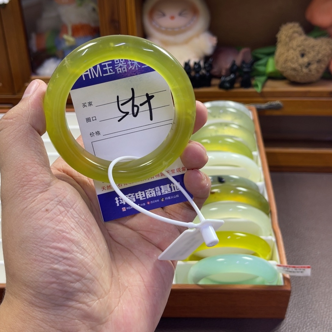 蛇纹石玉未镶嵌手镯225