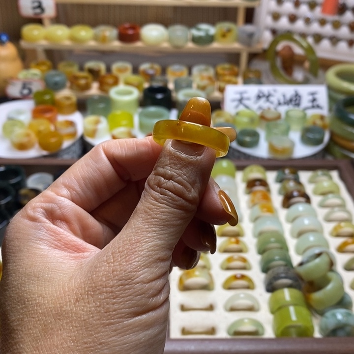 阆***庄岫玉未镶嵌戒圈岫玉精品指环