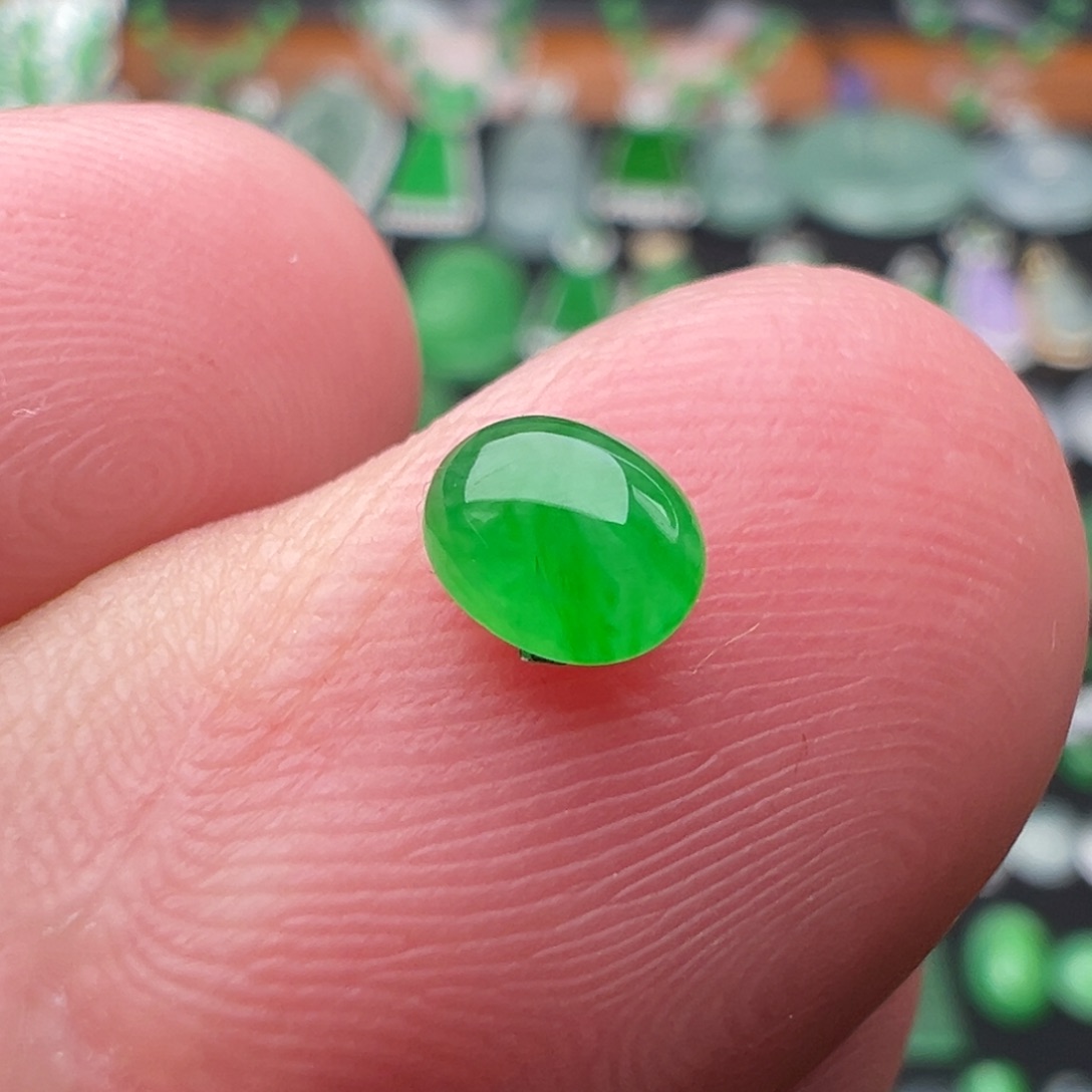 翡翠颈饰未镶嵌蛋面5.2