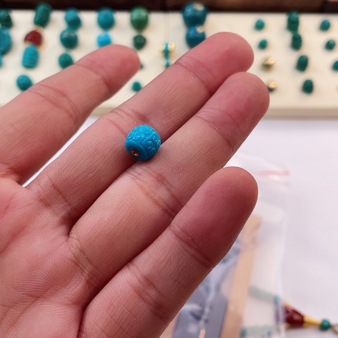 绿松石颈饰未镶嵌