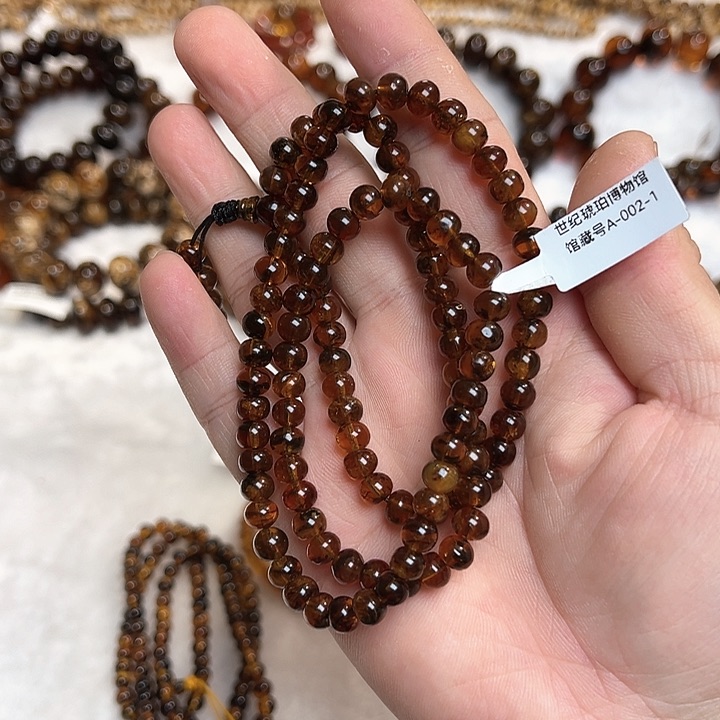 未镶嵌琥珀颈饰抚顺