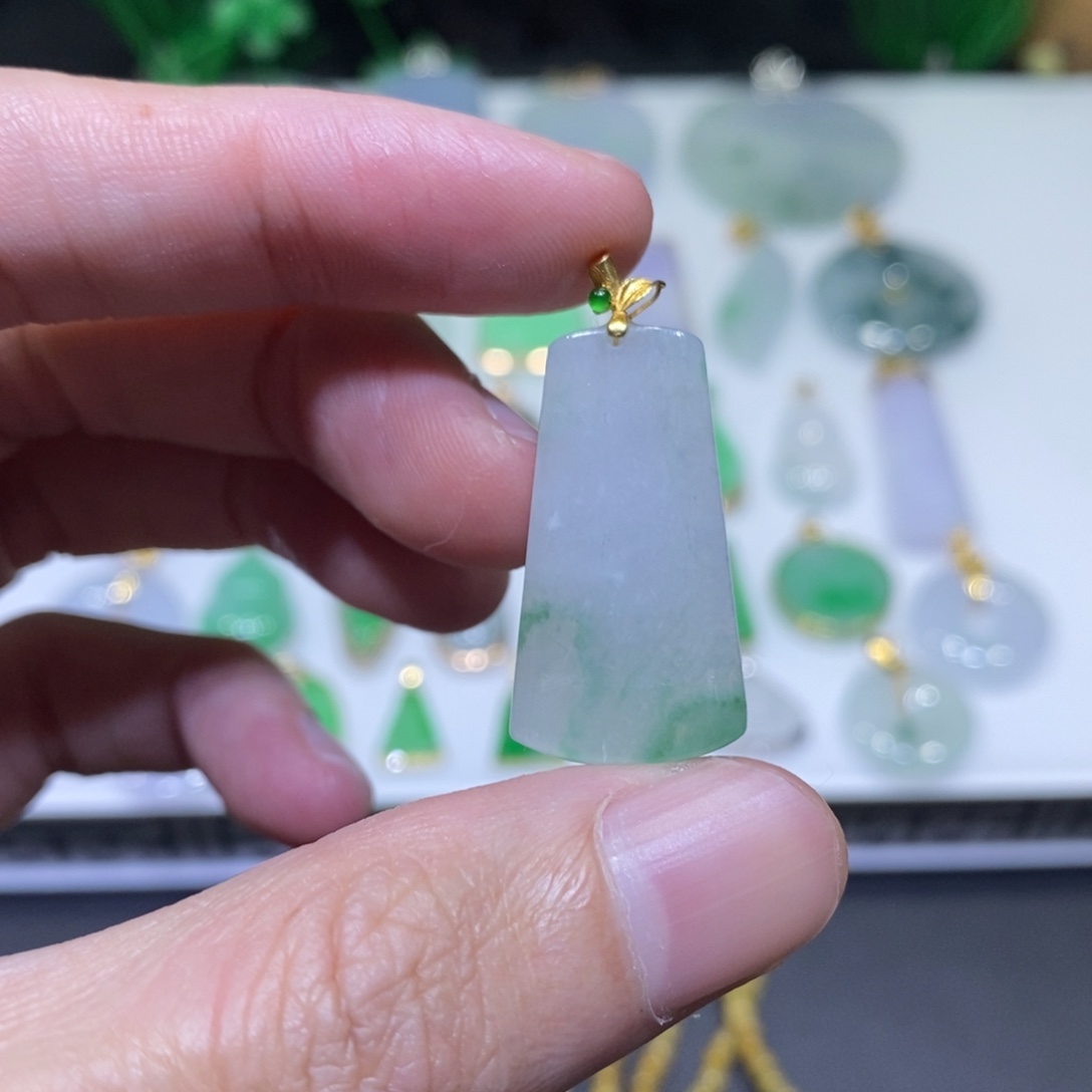 翡翠18K金镶嵌吊坠(不含链)