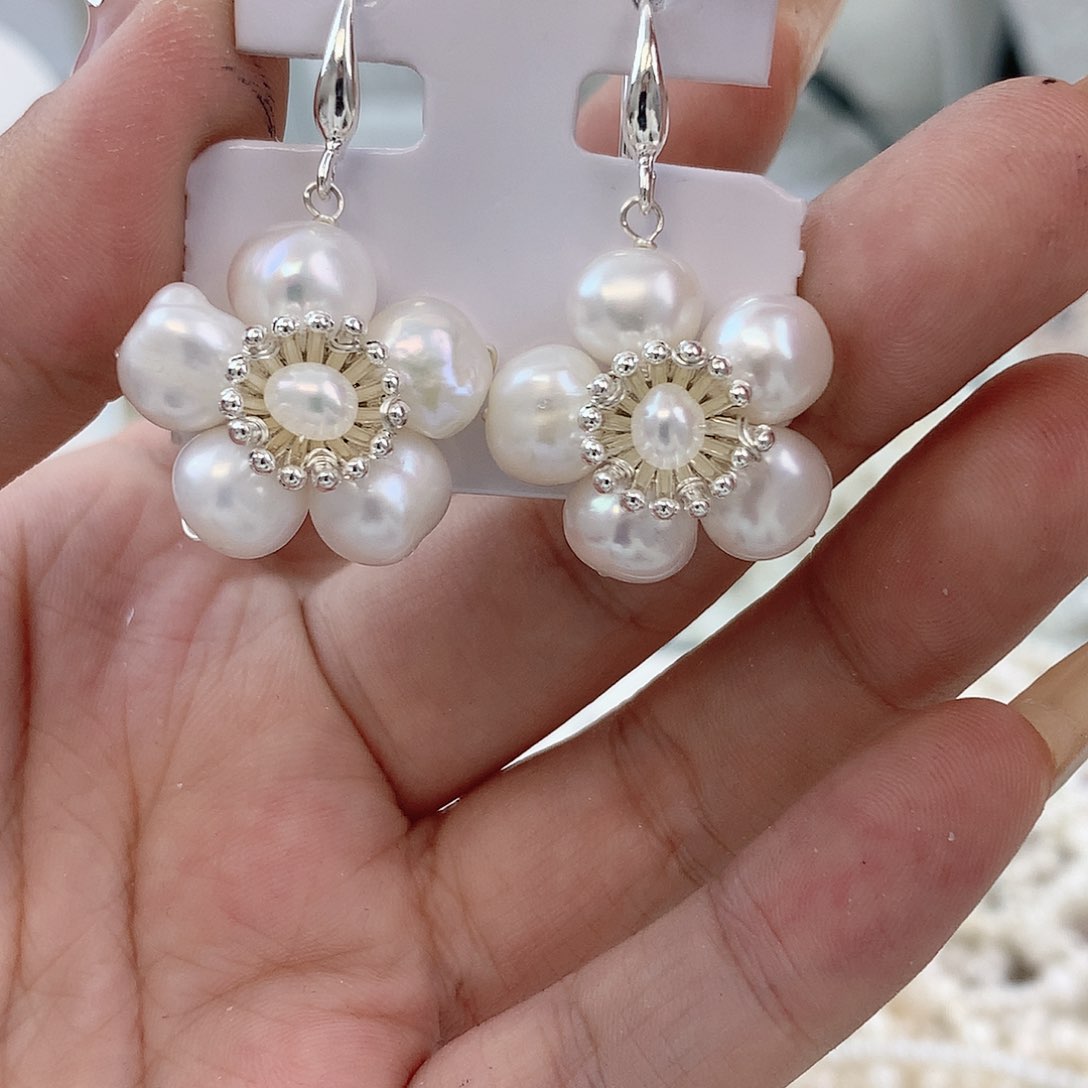 银S925镶嵌耳饰淡水珍珠白花耳钩