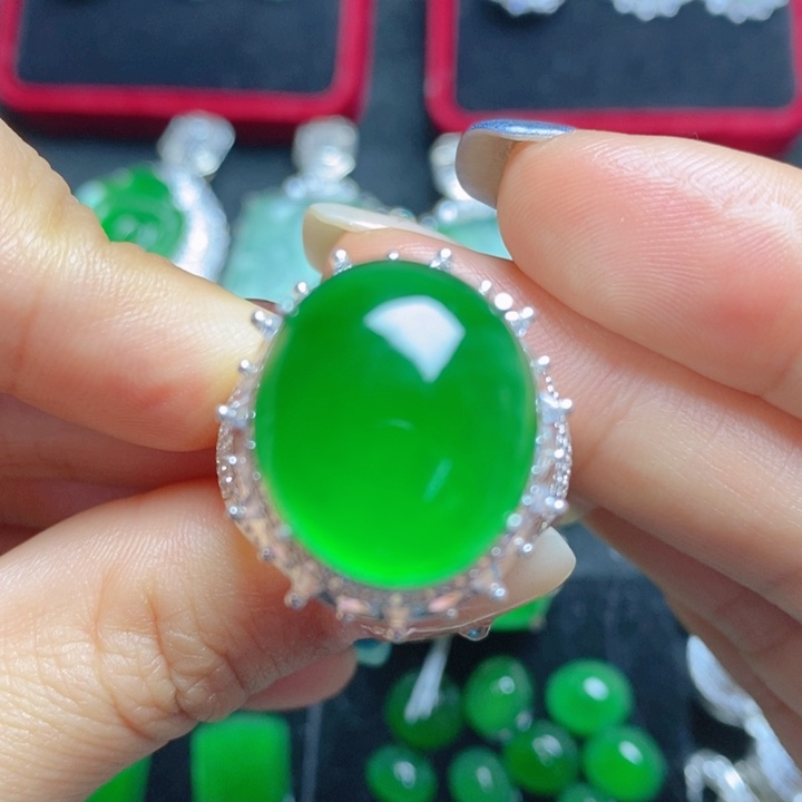 翡翠未镶嵌挂件蛋面