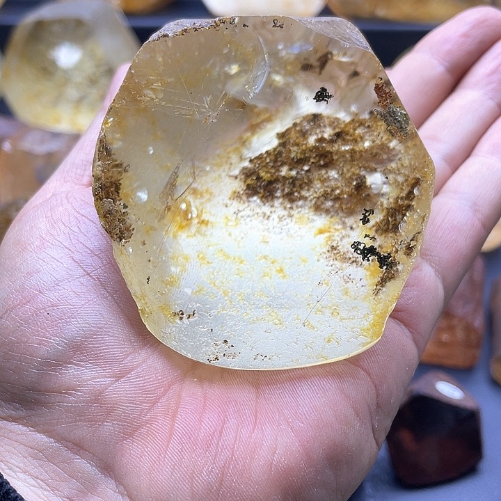水晶摆件未镶嵌皓