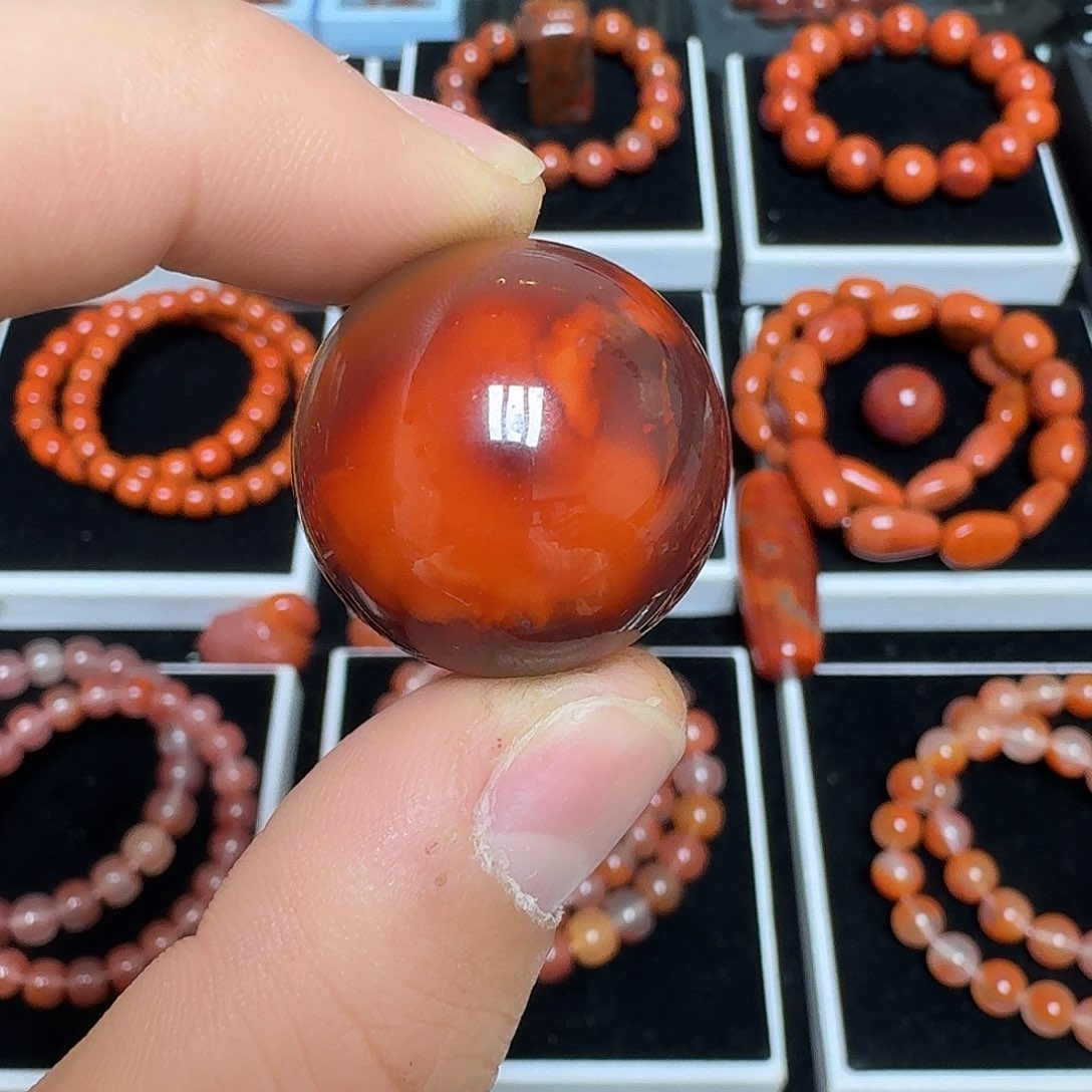 南红玛瑙未镶嵌川料瓦西满色满肉柿子红墨冰半山半水26.6g