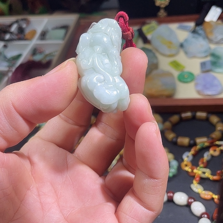 翡翠未镶嵌颈饰貔貅吊坠