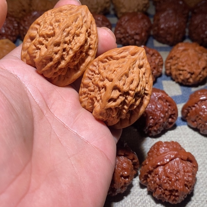 嚯***嚯吊坠文玩核桃金公子