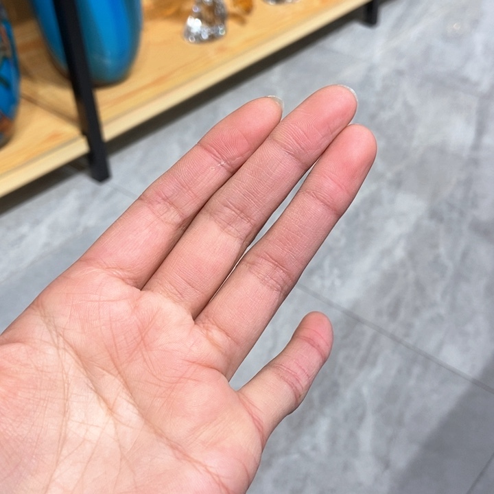 晓***Y琉璃手工艺品微瑕