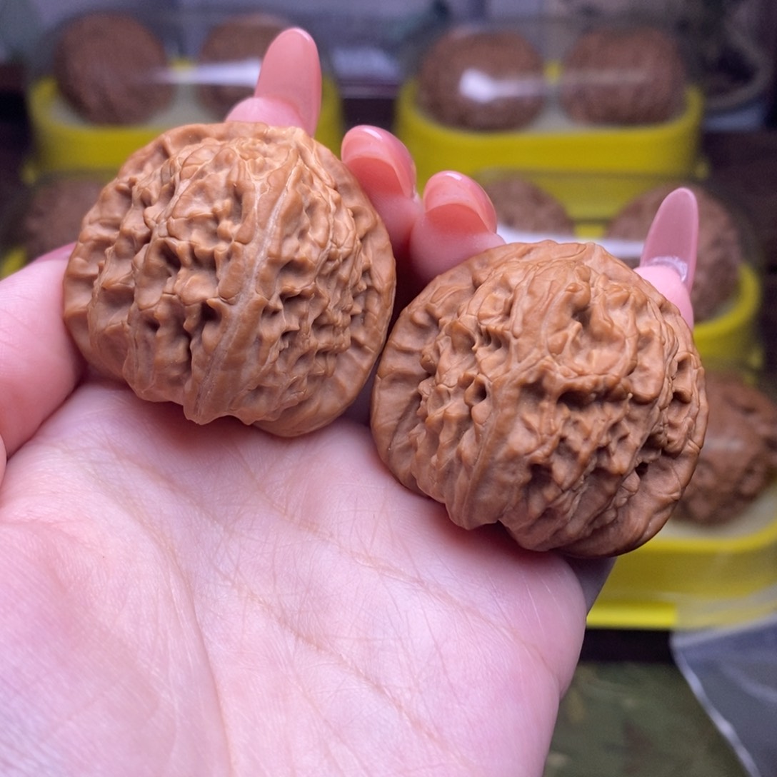 文玩核桃把件全品39尺三角白狮子头