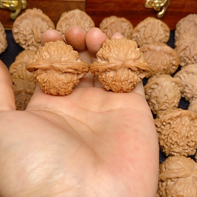 【闪购商品】文玩核桃吊坠领***?天地37