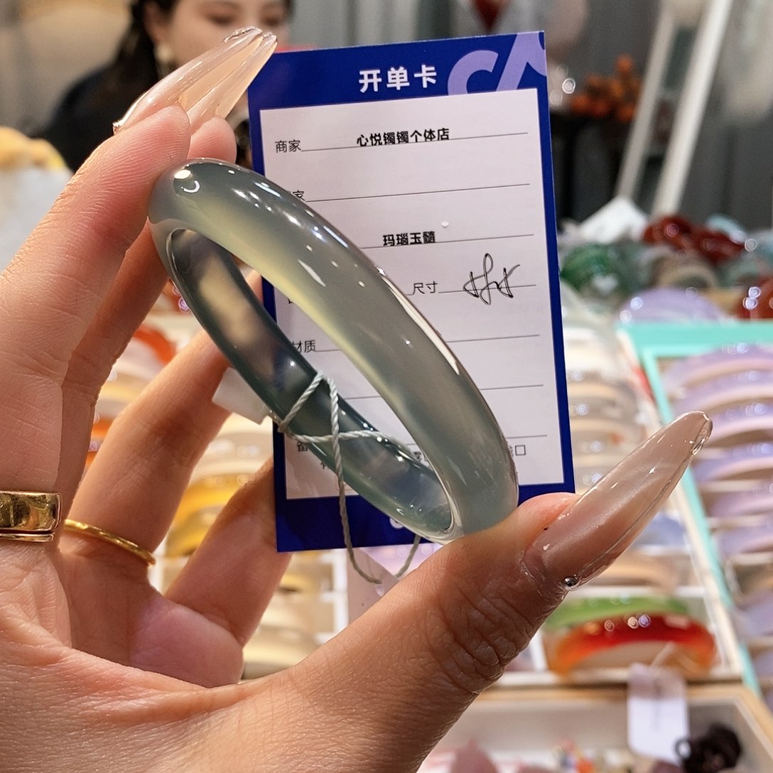 玛瑙/玉髓手镯未镶嵌