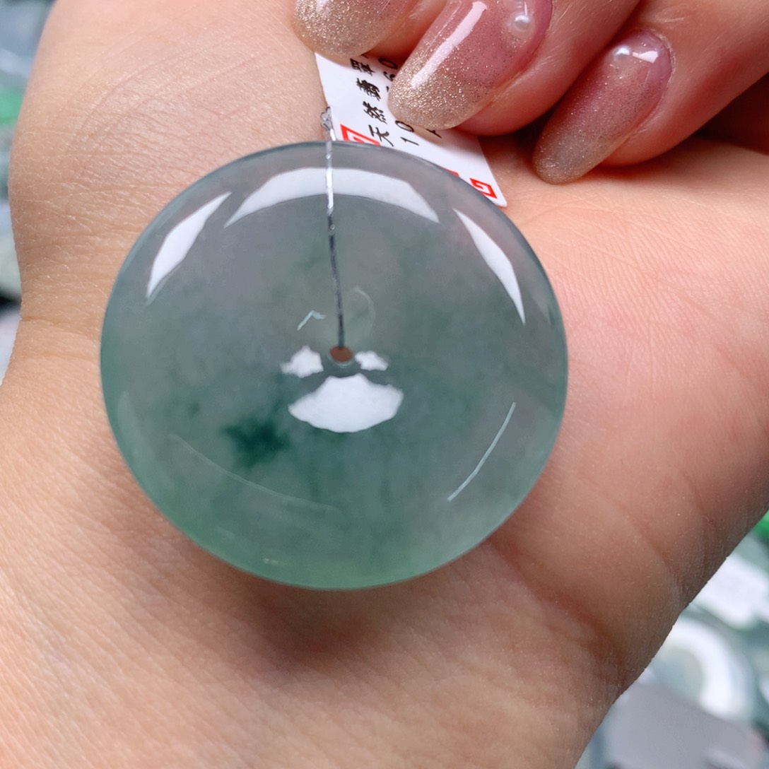 翡翠颈饰未镶嵌天然翡翠