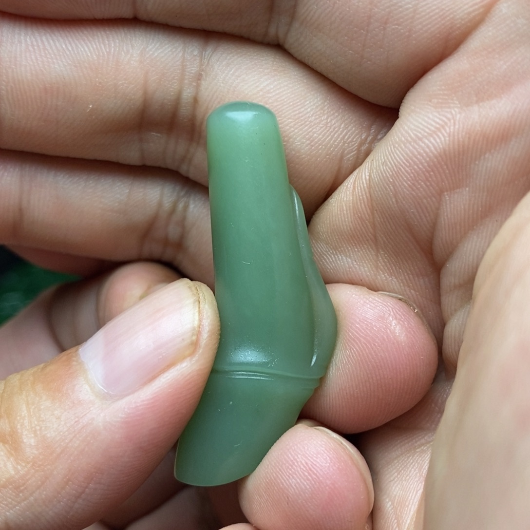 未镶嵌和田玉（碧玉）挂件