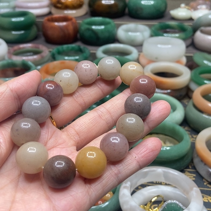 石英质玉手镯未镶嵌