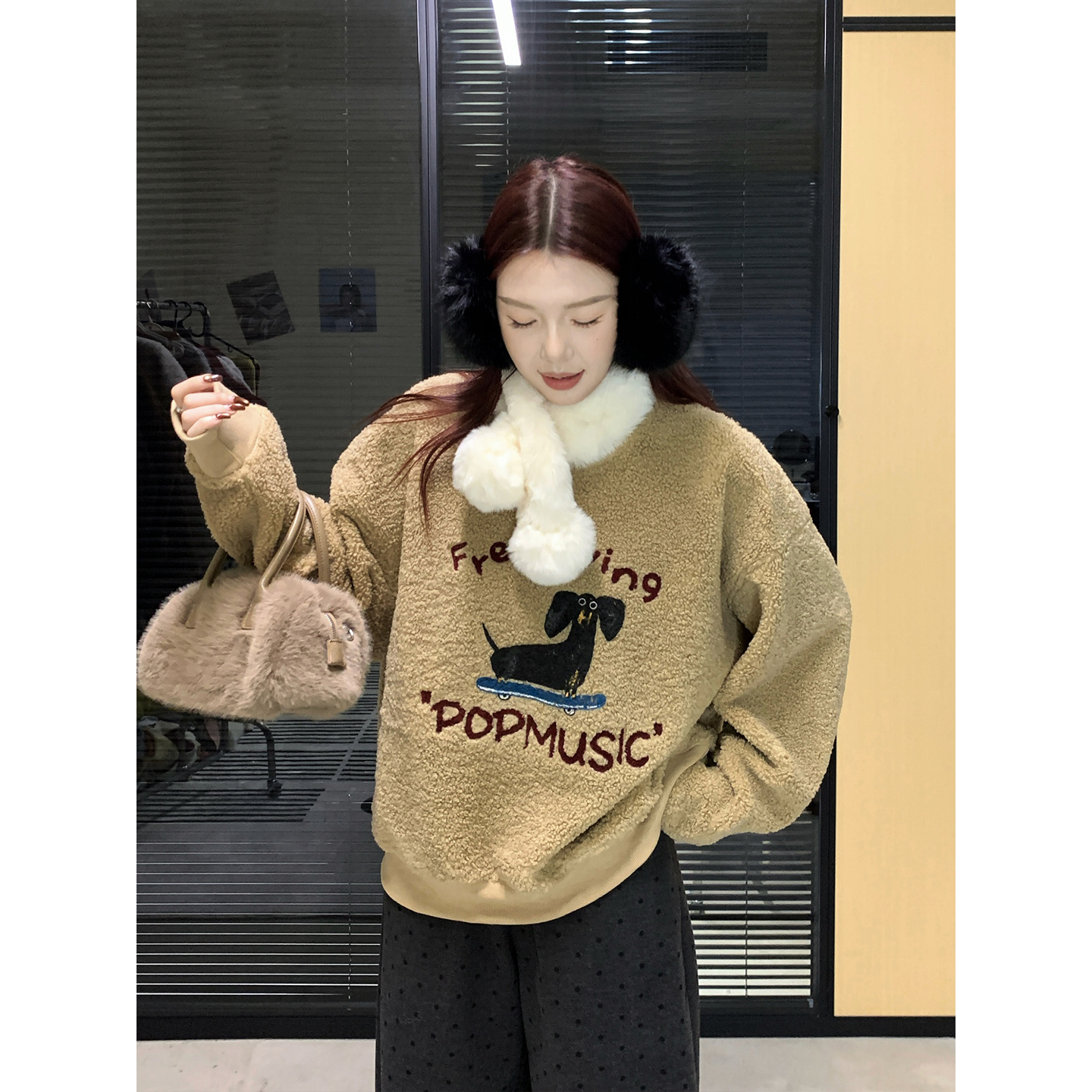 甜辣多多【滑板狗】可爱小狗卫衣女2025年秋冬撞色圆领羊羔毛卫衣
