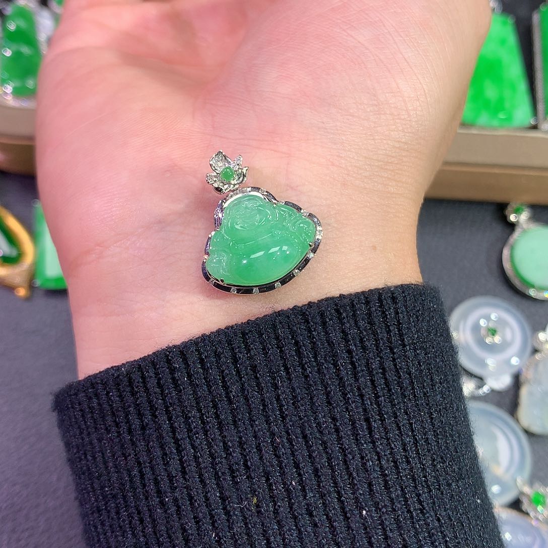 翡翠吊坠(赠链)18K金镶嵌