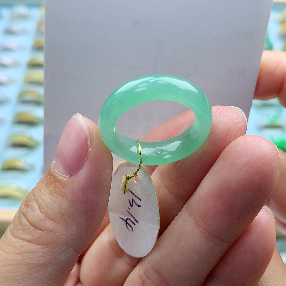 翡翠戒指未镶嵌小****1314圈