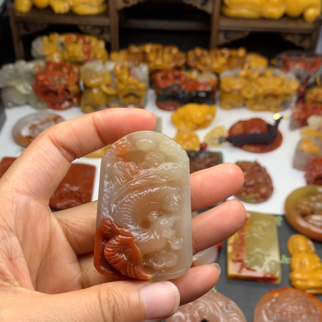 石英质玉（黄龙玉）挂件未镶嵌