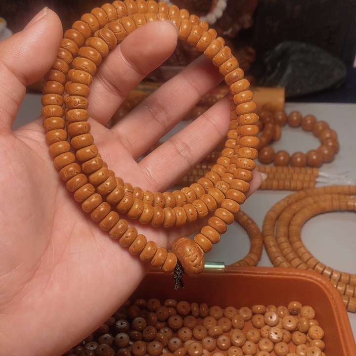 桃核吊坠照*儿桃核脖挂