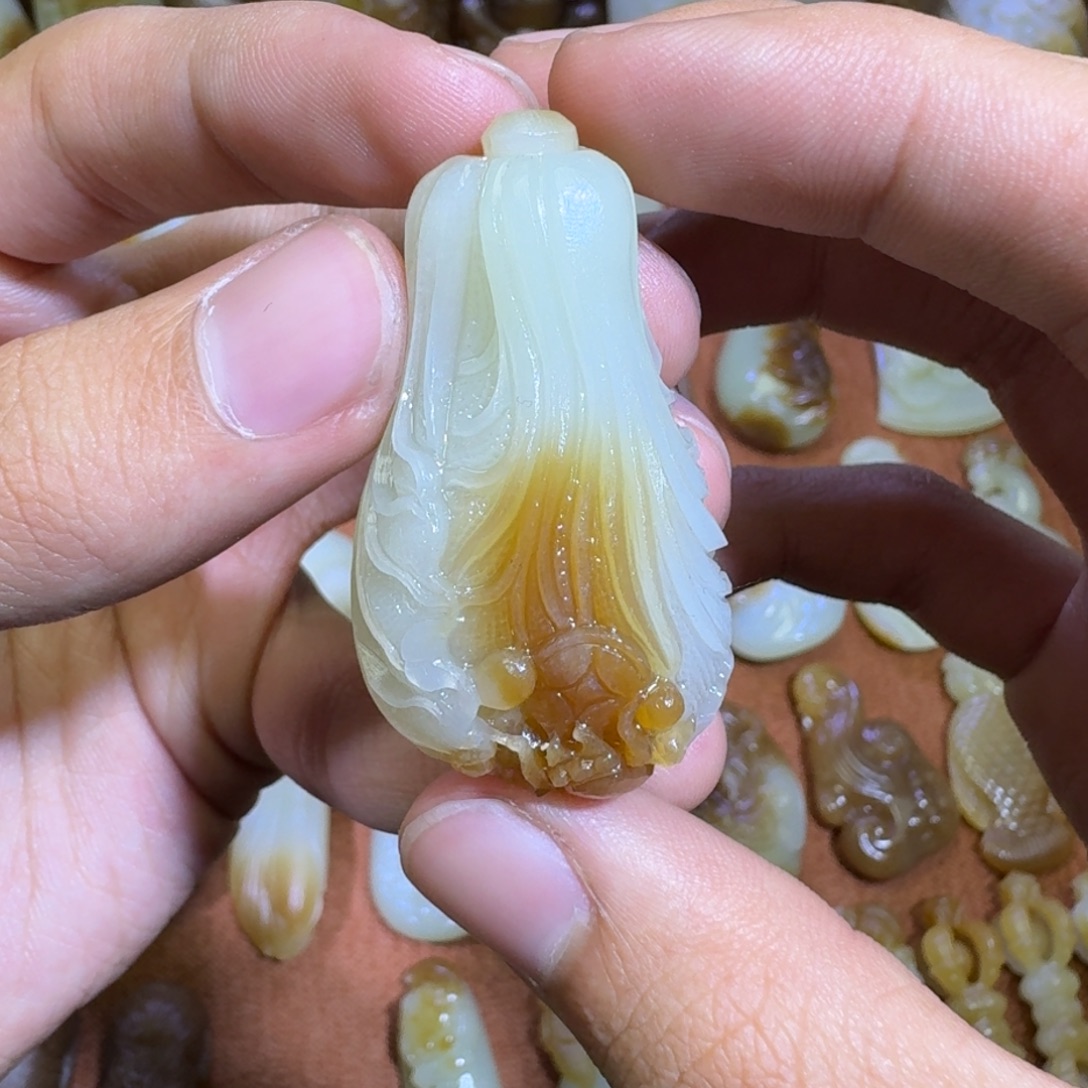 和田玉未镶嵌颈饰
