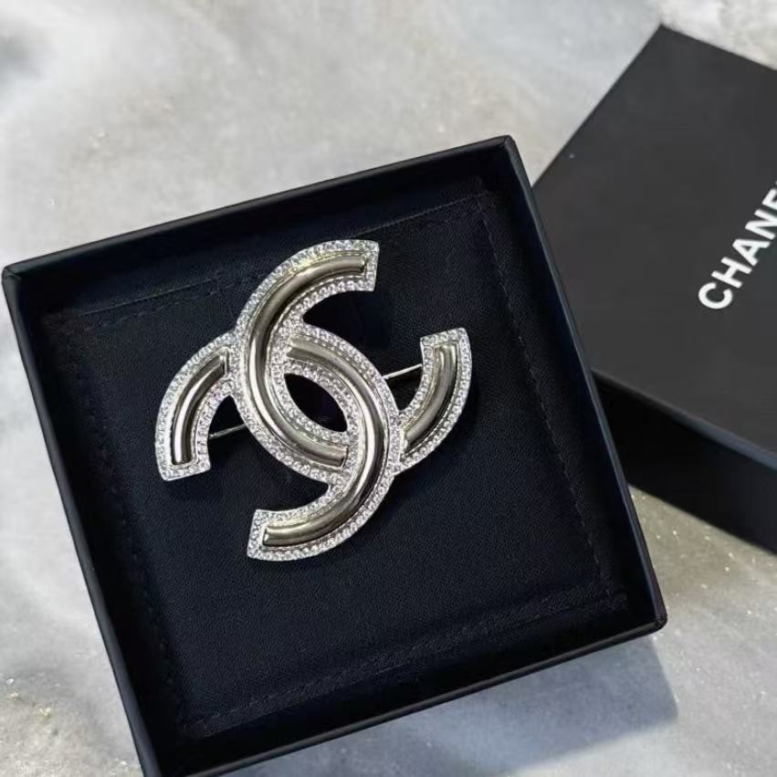 99新 Chanel/香奈儿 7姐专场/淡金色 双C 胸针 