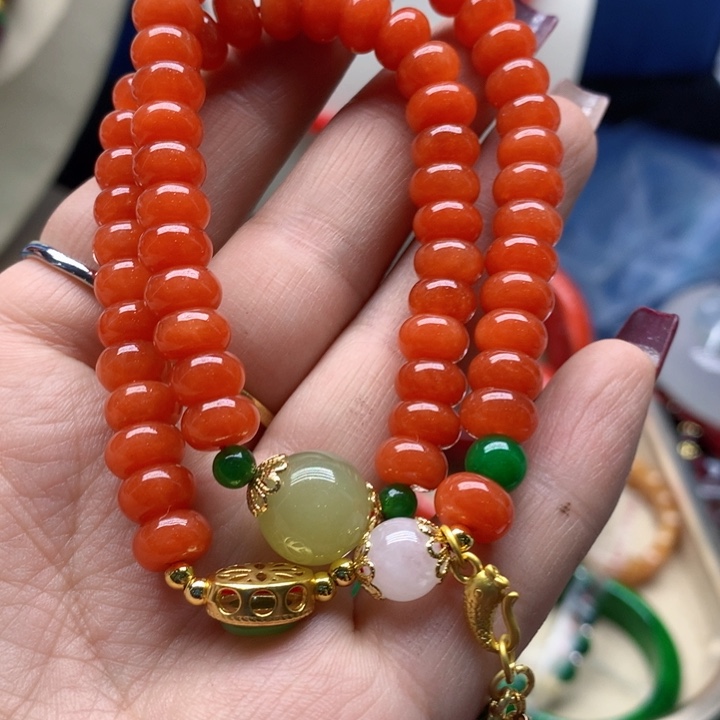 翡翠颈饰未镶嵌吊坠